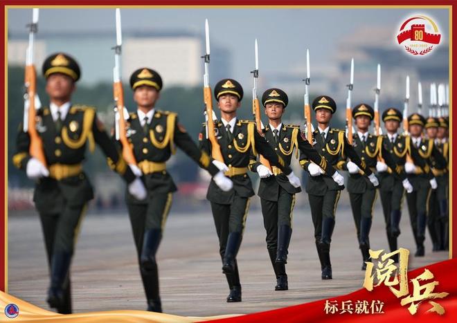 霍启刚发长文：强大的军队向世界展示了我国的底气不朽情缘试玩网站霍震霆与儿子们齐聚北京观看阅兵(图4)