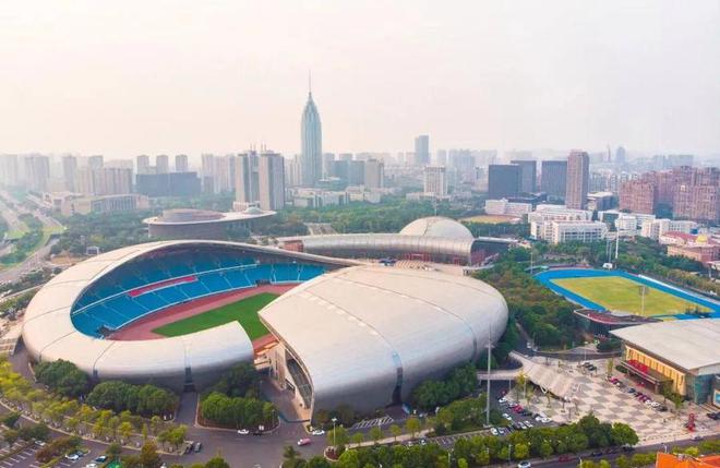 从球场火到全国的足球狂欢是如何炼成的mg不朽情缘游戏平台解码“苏超”:(图1) 从球场火到全国的足球狂欢是如何炼成的mg不朽情缘游戏平台解码“苏超”:(图1)